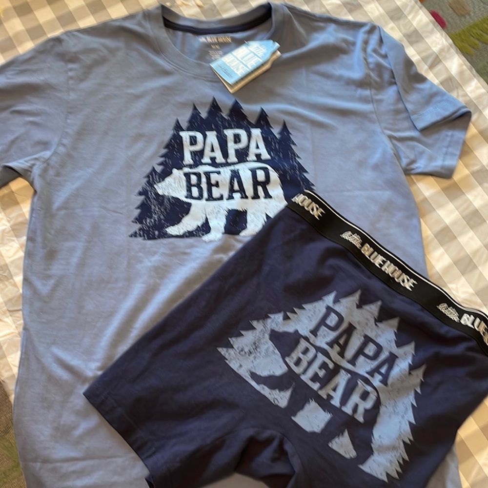 Tshirt and boxers. Men’s Medium. NWT